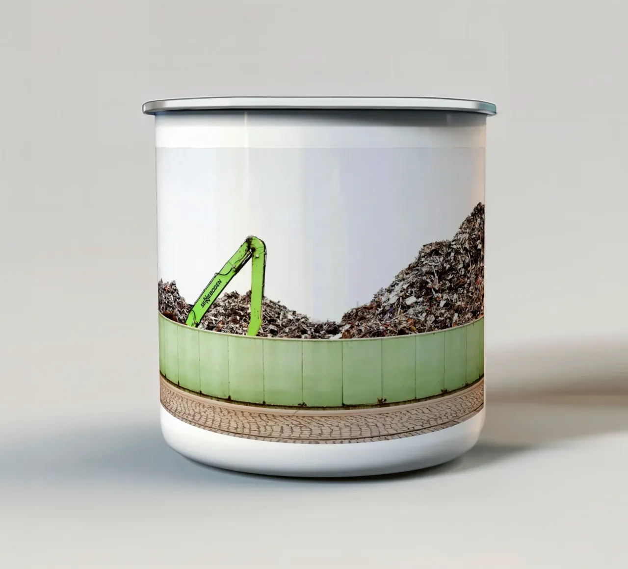 Rottamazione ad Amburgo tazza in smalto da Simon Koy