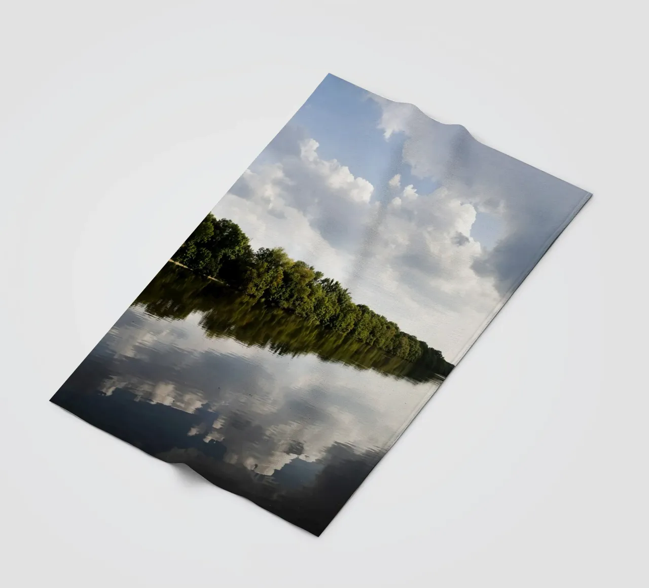 Riflessione sull'Isar coperta in pile da Simon Koy