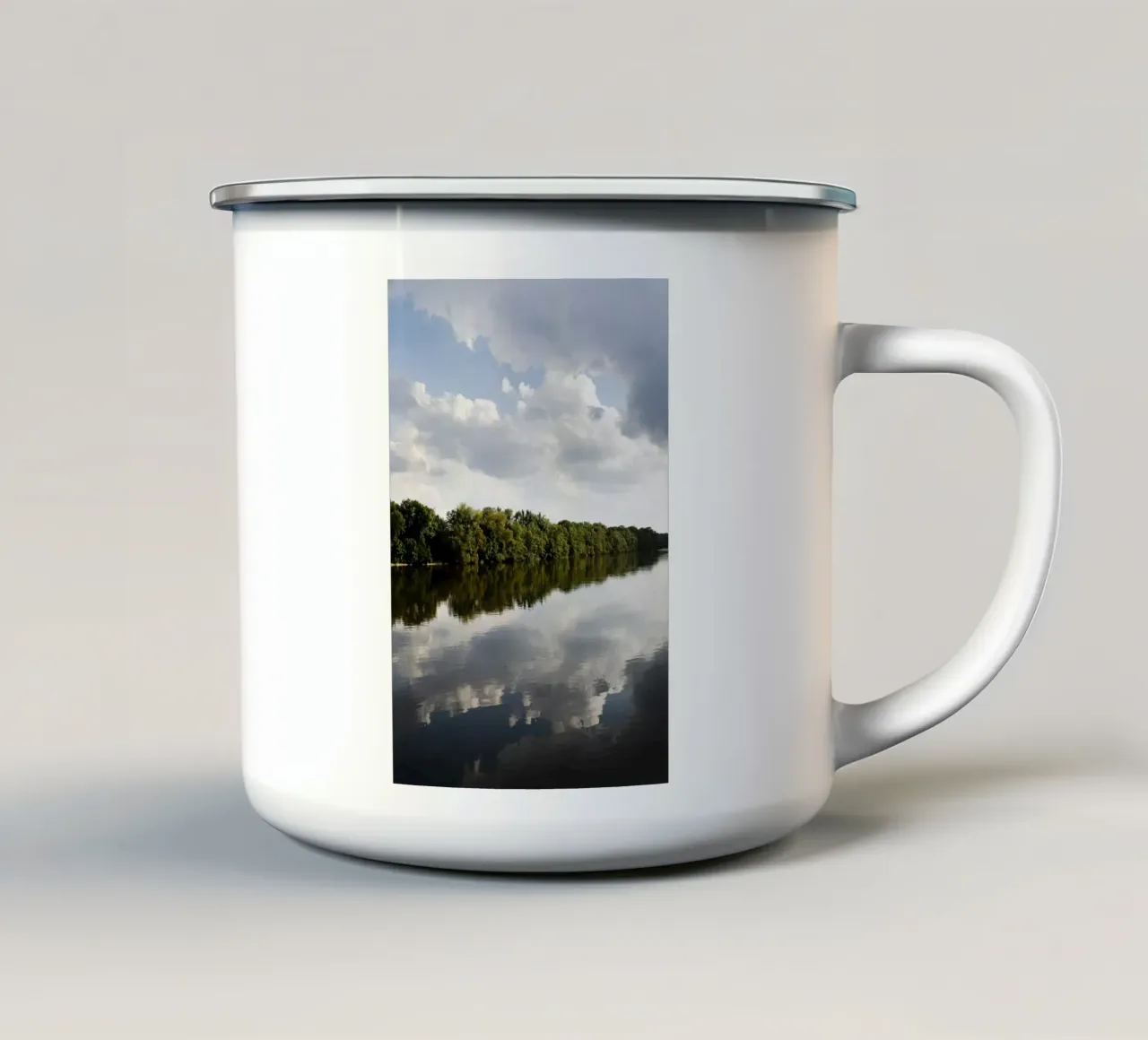 Riflessione sull'Isar tazza in smalto da Simon Koy