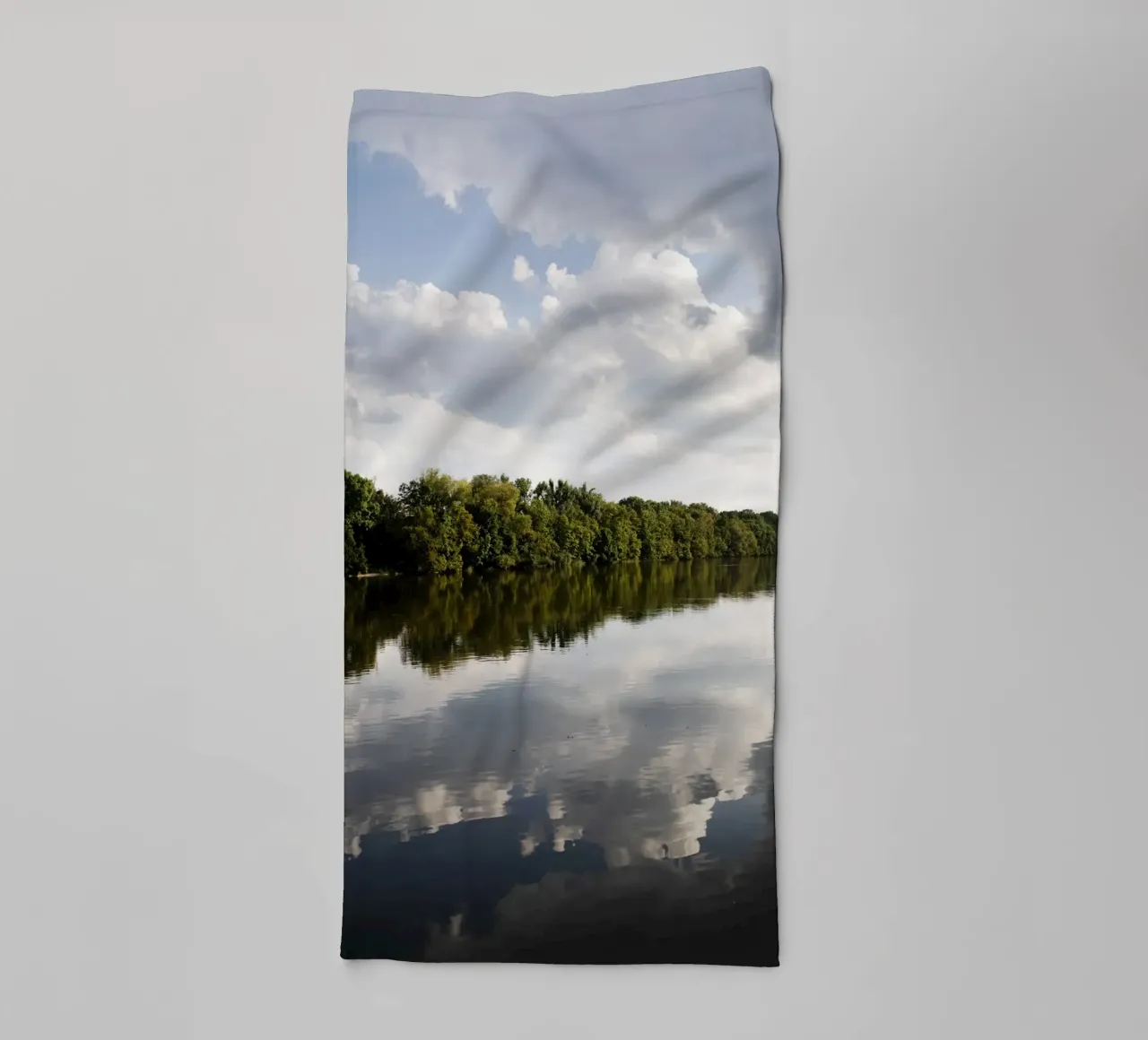 Reflection on the Isar towel by Simon Koy