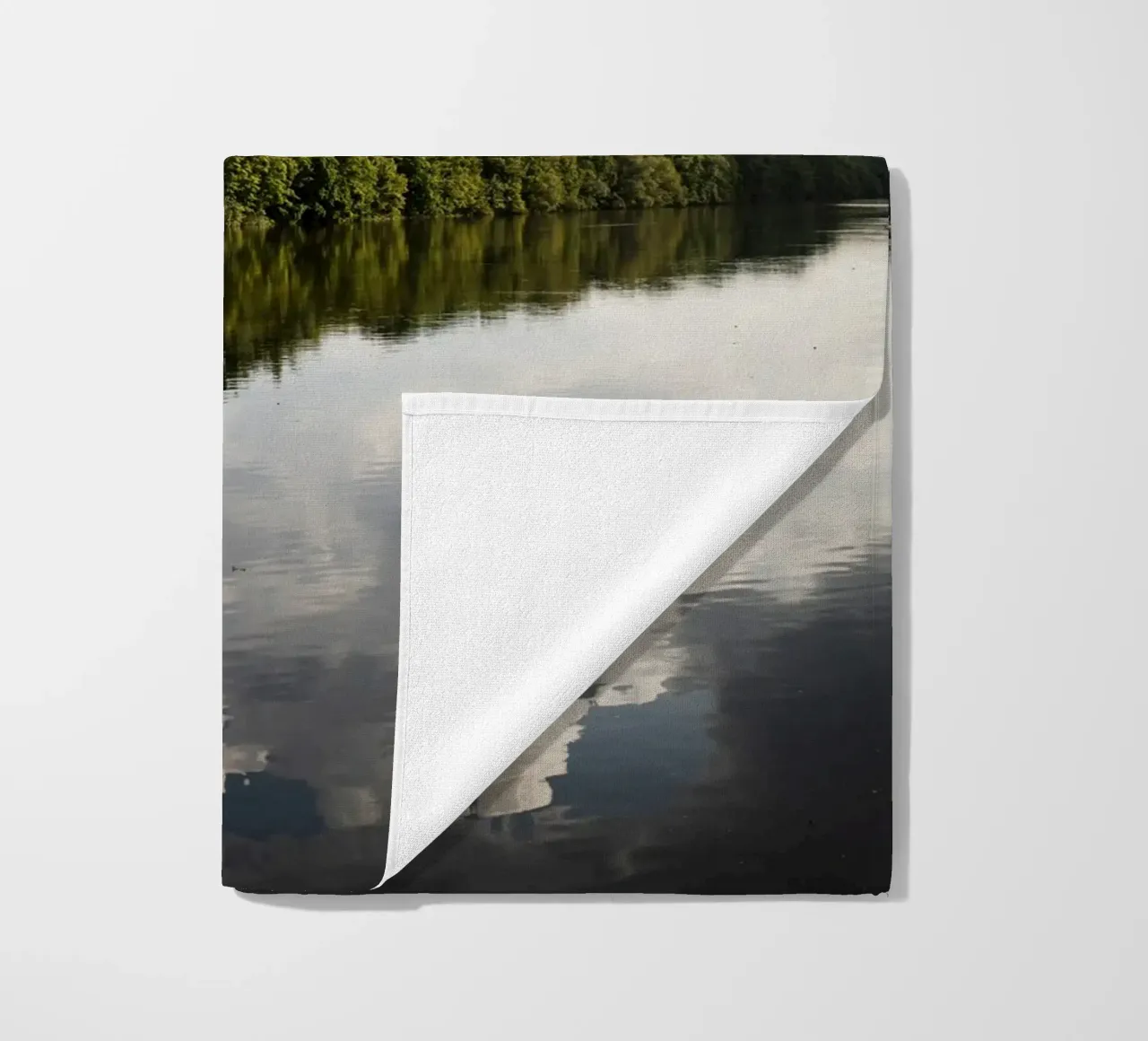 Riflessione sull'Isar telo mare da Simon Koy