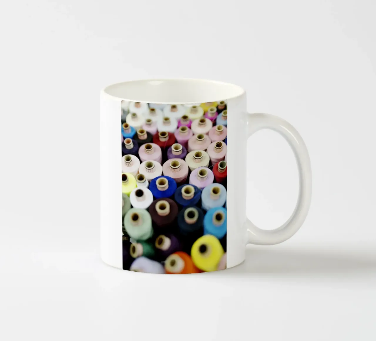 Dettagli della filettatura tazza in ceramica da Simon Koy