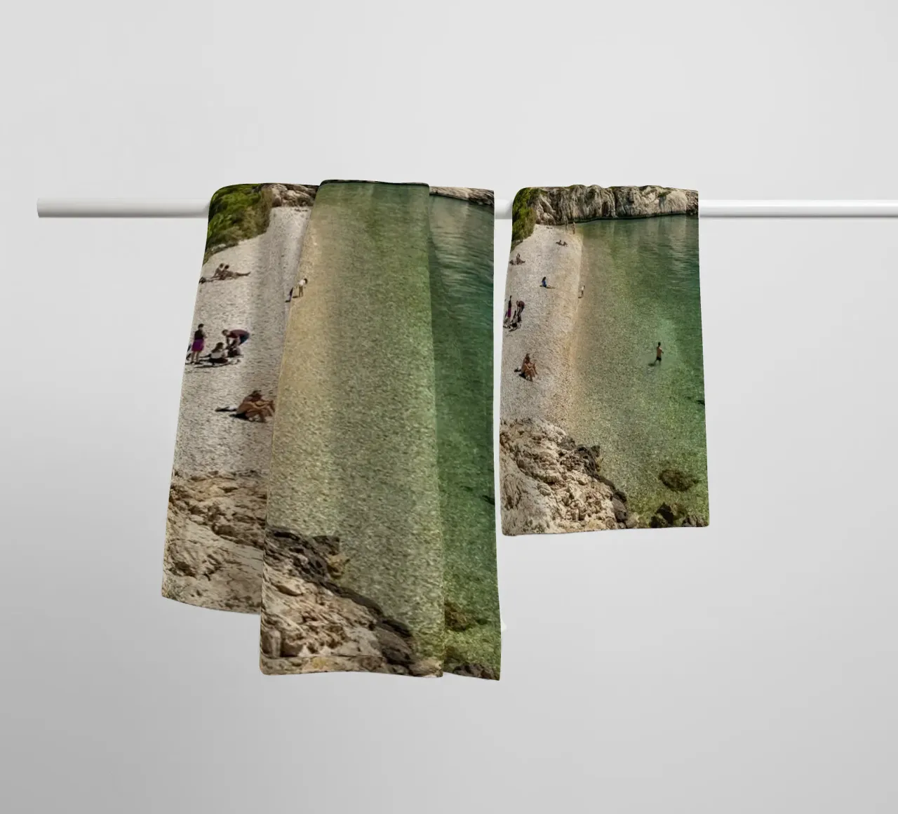 Strand Nugal bei Makarska, Kroatien asciugamano da bagno da Reisefotografie - Bilder aus aller Welt