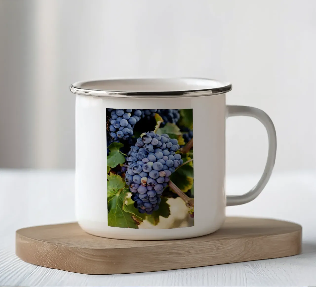 Uva, Provenza tazza in smalto da Simon Koy