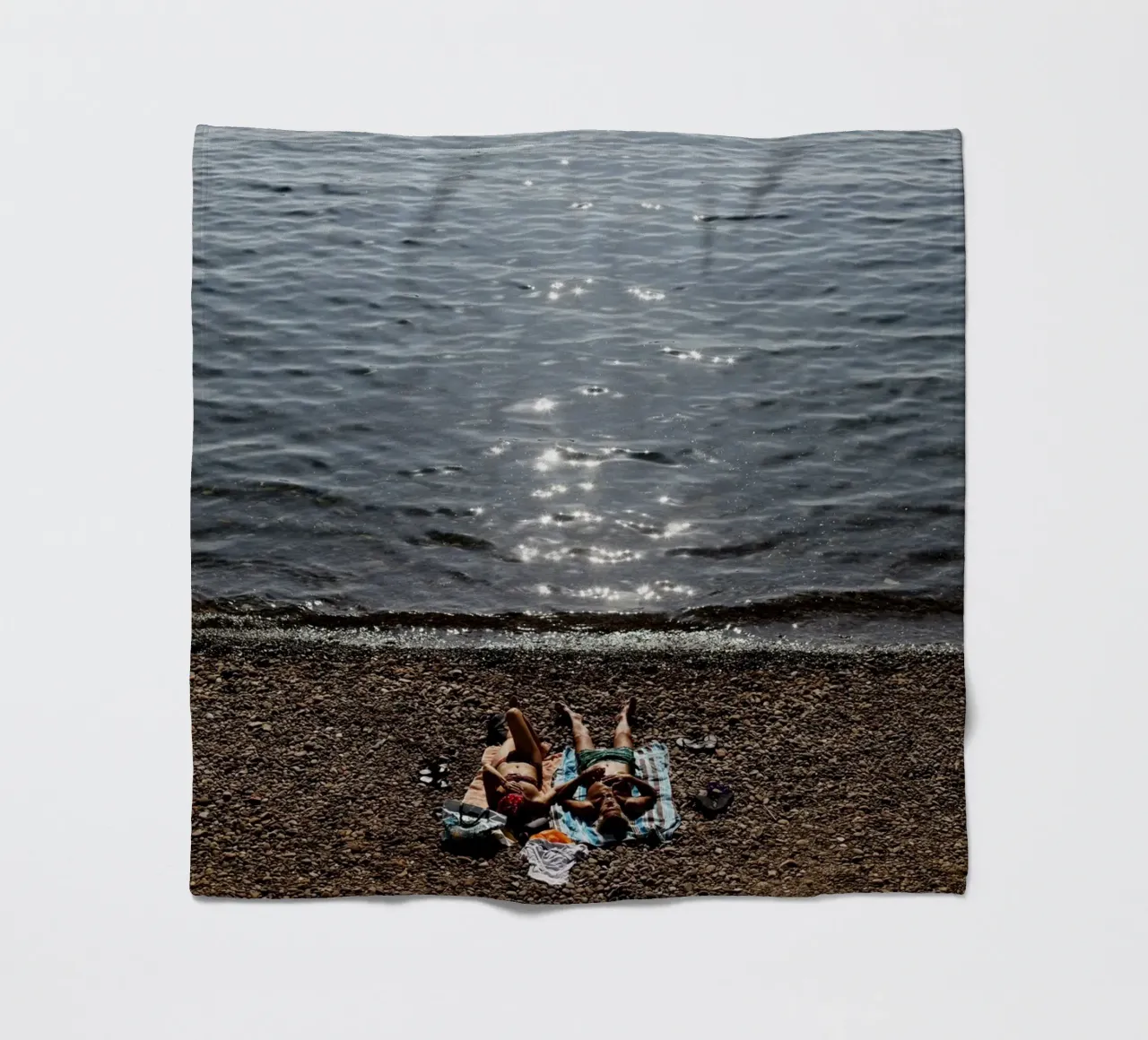 Bagno a La Ciodat coperta in pile da Simon Koy