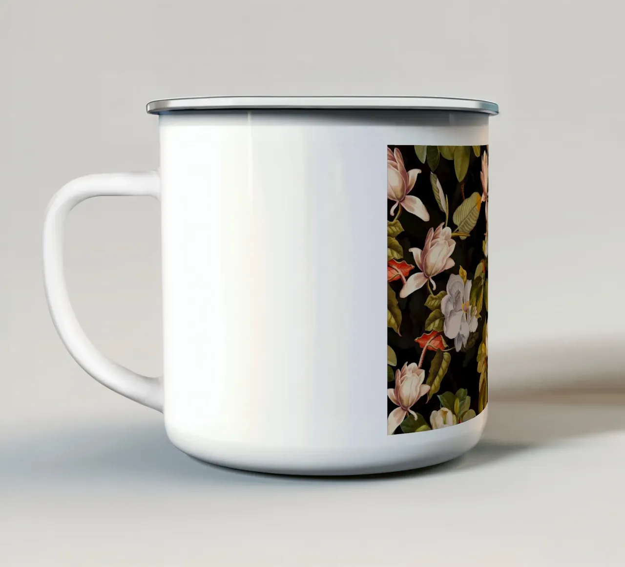 Giardino di magnolie di mezzanotte con fiori e foglie d'autunno tazza in smalto da Vintage World - Uta Naumann