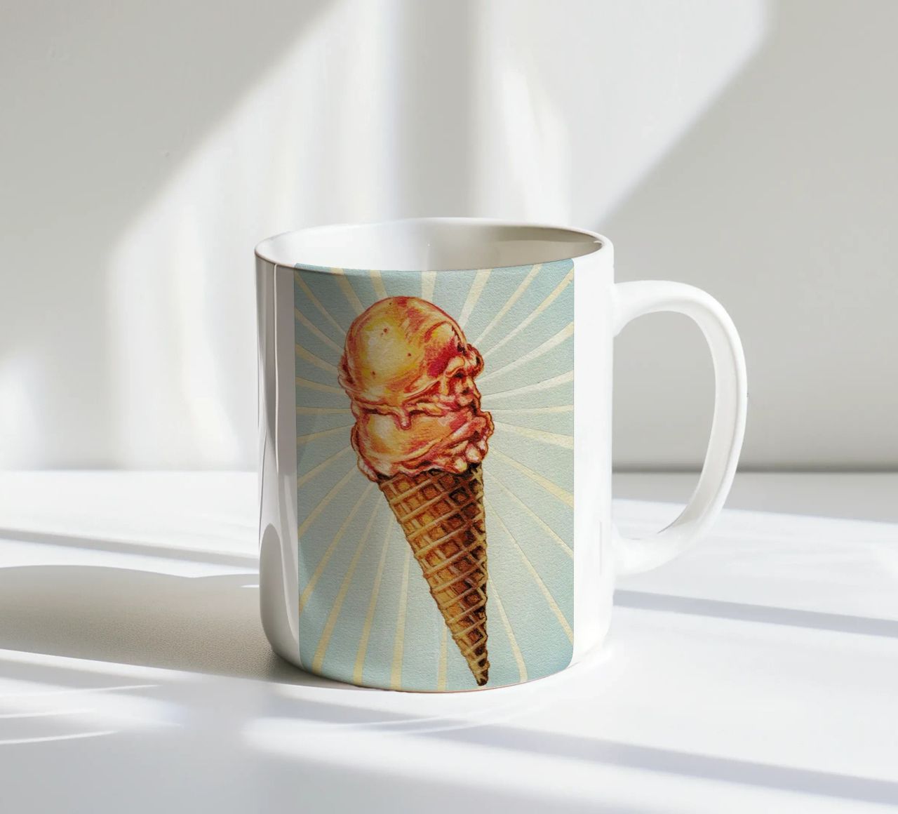 Strawberry Double Scoop tazza in ceramica da Kelly Gilleran