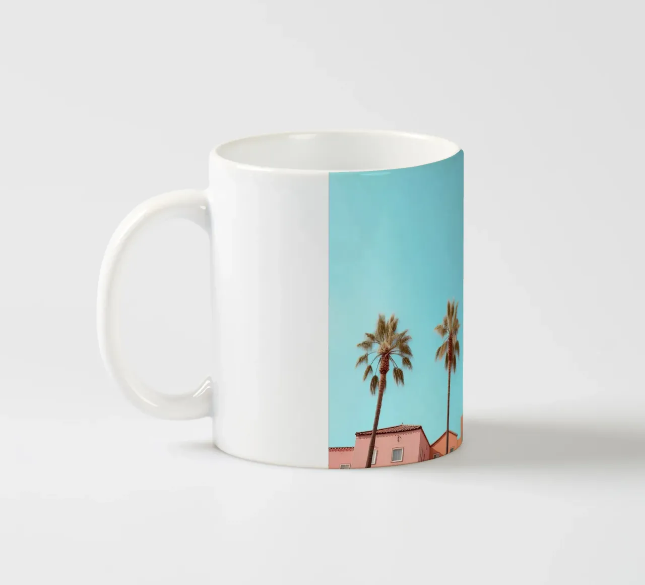 Row Of Pastel Color Houses And Palm Tree On The Beach Summer tazza in ceramica da Leonard Barreiro