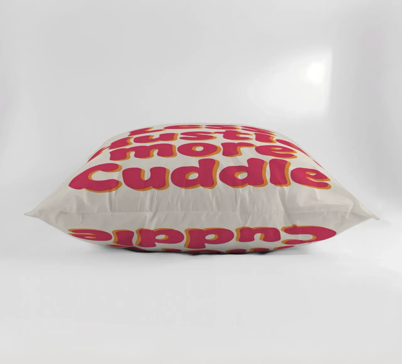 Poster "Less Hustle, More Cuddle" - Tipografia retrò e accogliente cuscino da logic