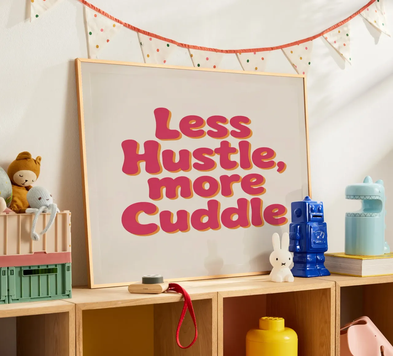 Poster "Less Hustle, More Cuddle" - Tipografia retrò e accogliente carta hahnemühle da logic