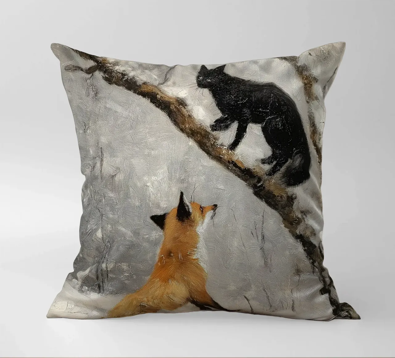 Volpe rossa e gatto nero nella foresta invernale innevata cuscino da Cozy Vibes