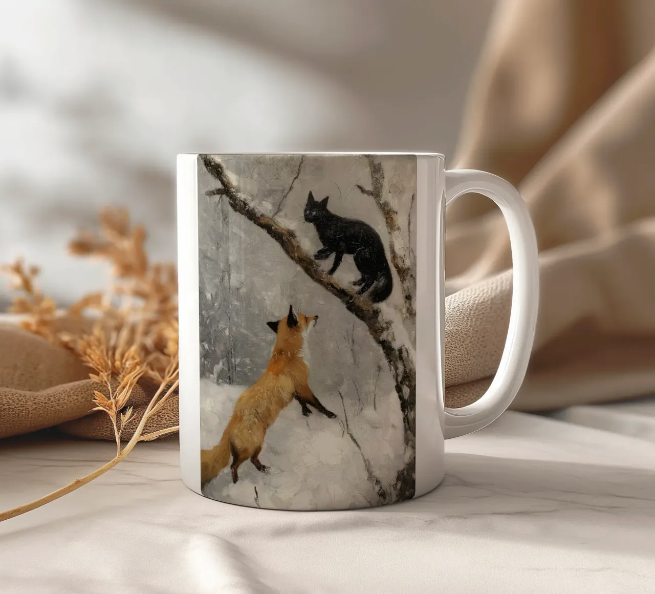 Volpe rossa e gatto nero nella foresta invernale innevata tazza in ceramica da Cozy Vibes