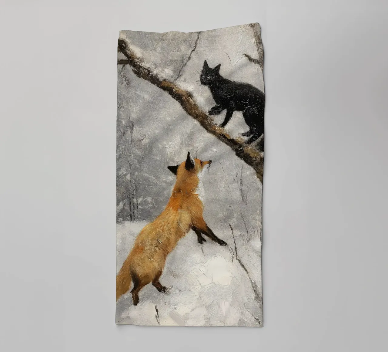 Volpe rossa e gatto nero nella foresta invernale innevata asciugamano da bagno da Cozy Vibes