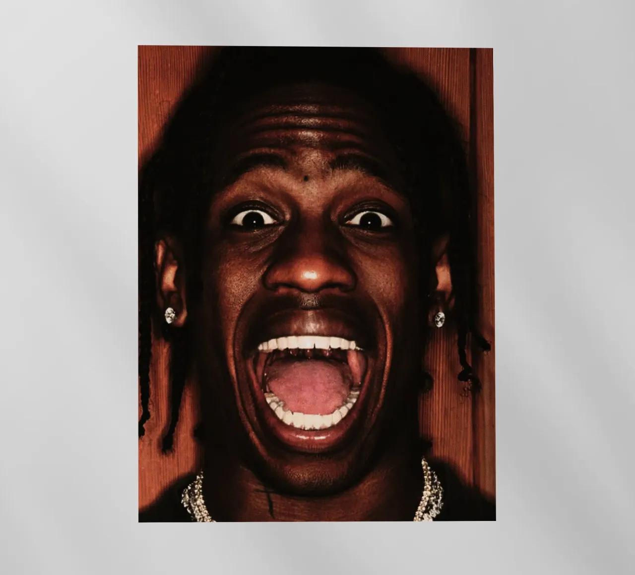 Travis Scott pellicola backlit da Torres 9