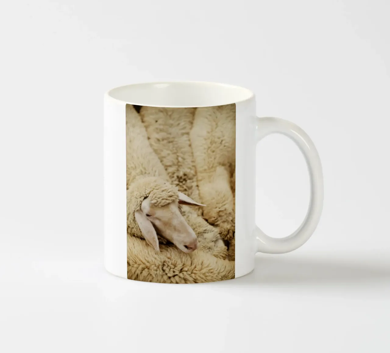 Pecore in Tirolo tazza in ceramica da Simon Koy