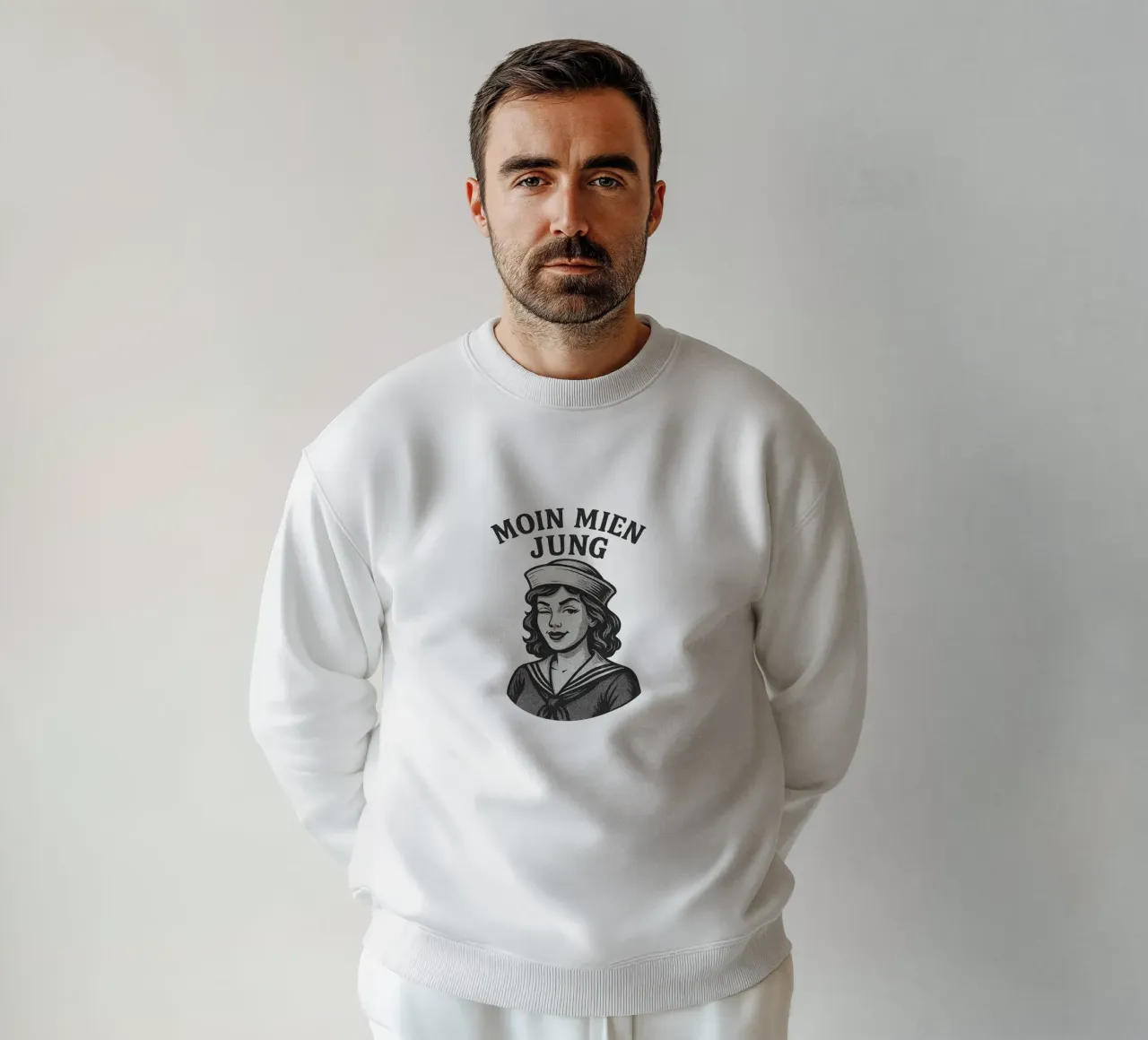 Moin mien Jung - Marinaio sfrontato in un look marittimo retrò felpa da Fies&Fein