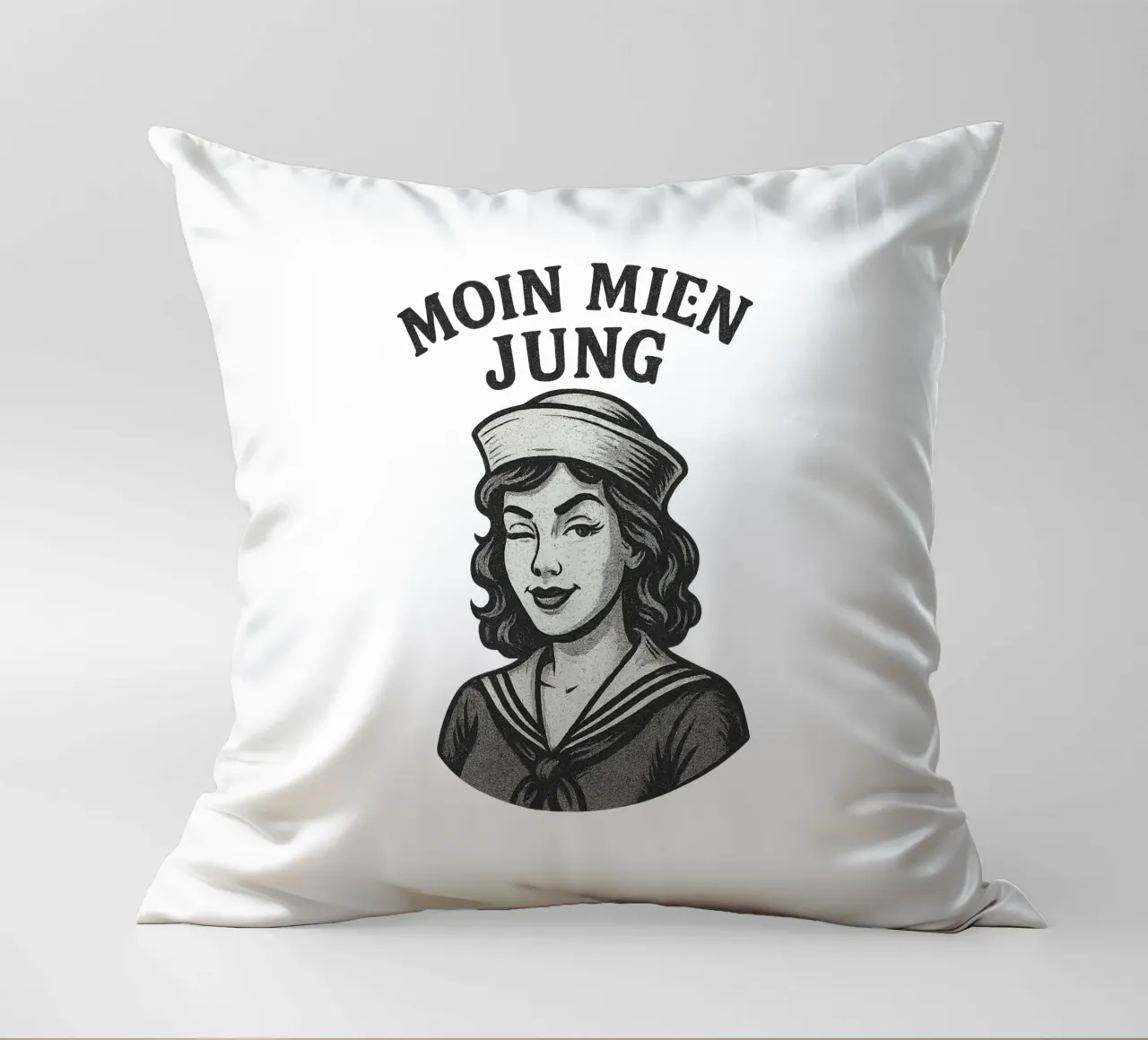 Moin mien Jung - Marinaio sfrontato in un look marittimo retrò cuscino da Fies&Fein