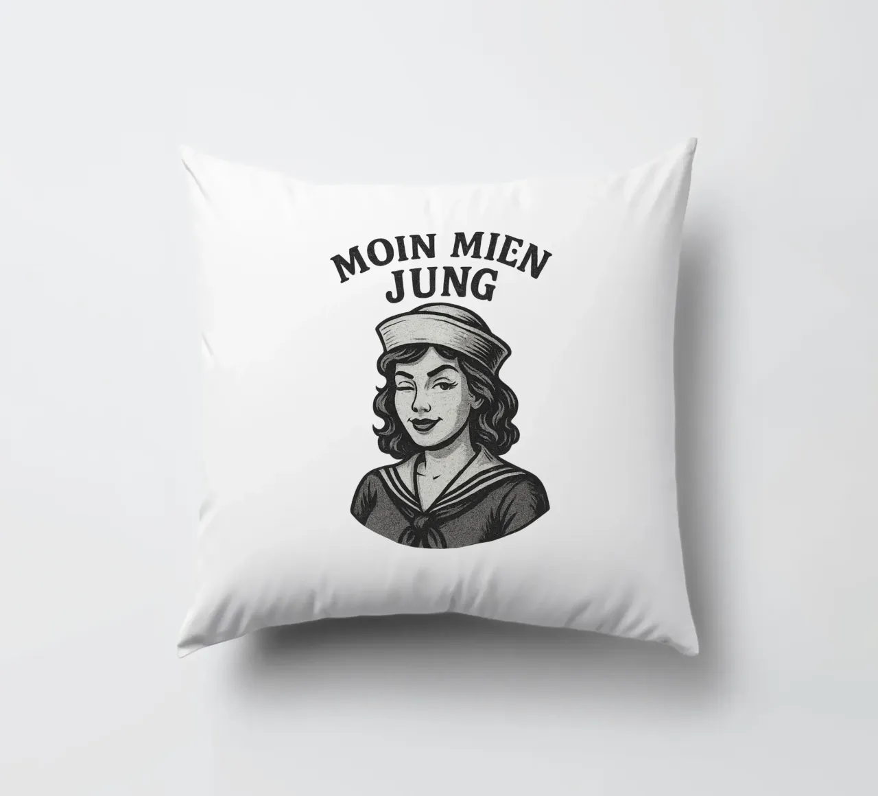 Moin mien Jung - Marinaio sfrontato in un look marittimo retrò cuscino da Fies&Fein