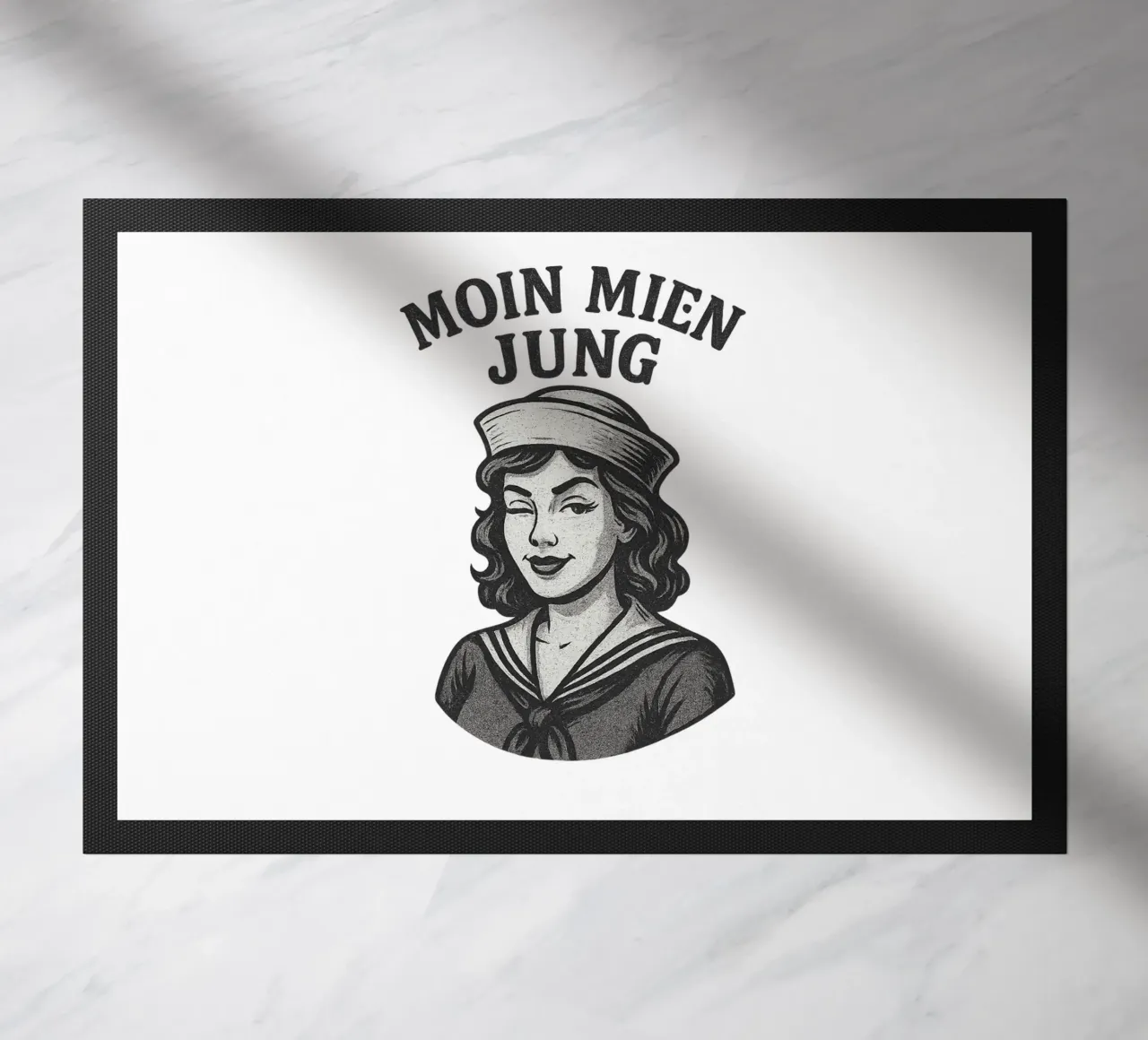 Moin mien Jung - Marinaio sfrontato in un look marittimo retrò zerbino da Fies&Fein