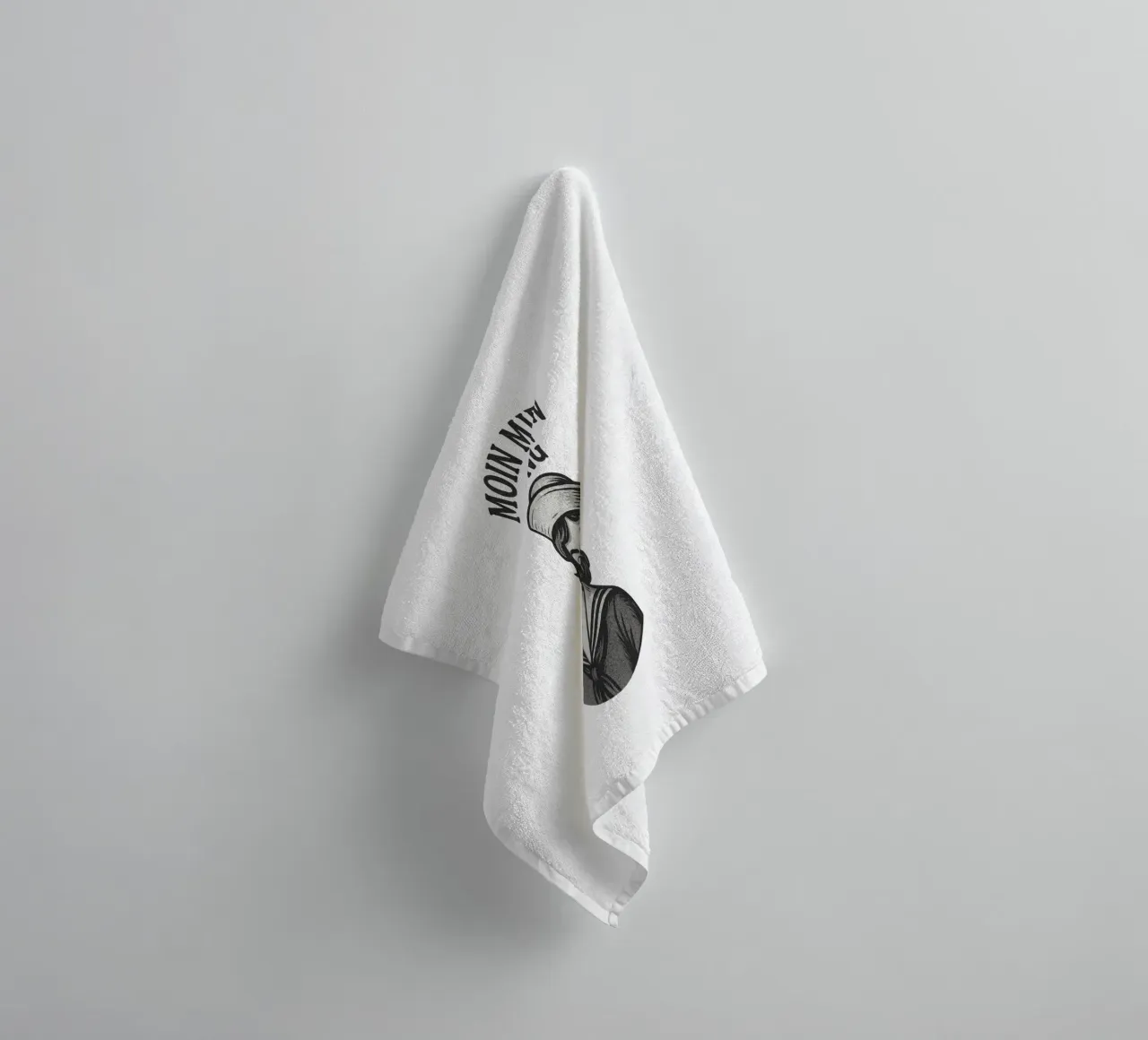 Moin mien Jung - Marinaio sfrontato in un look marittimo retrò asciugamano da bagno da Fies&Fein