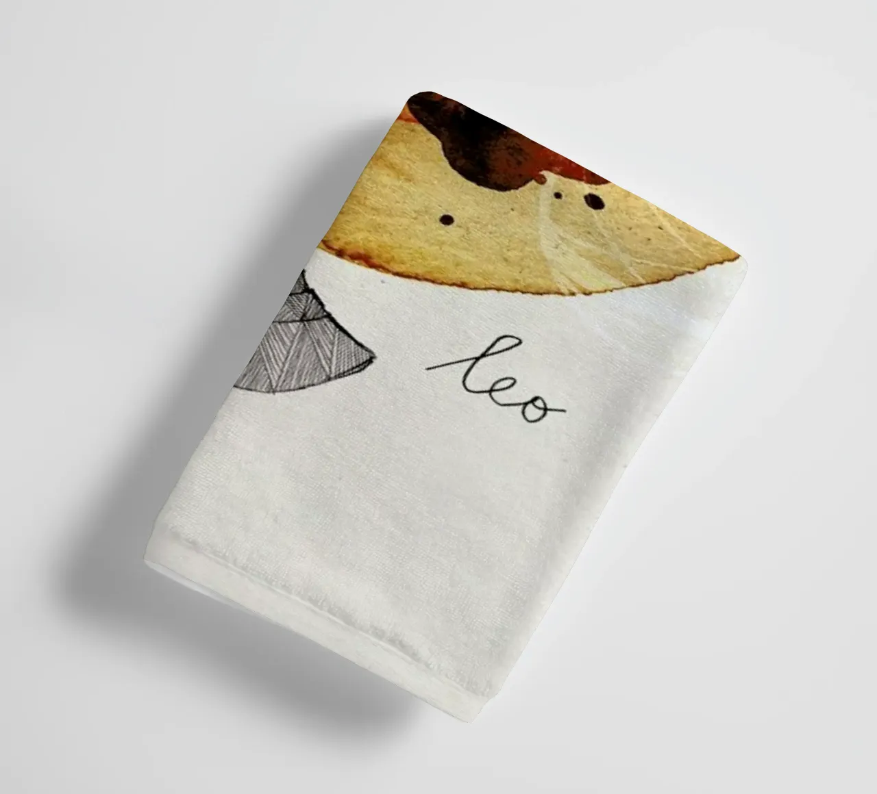 Löwe towel by Ekaterina Koroleva