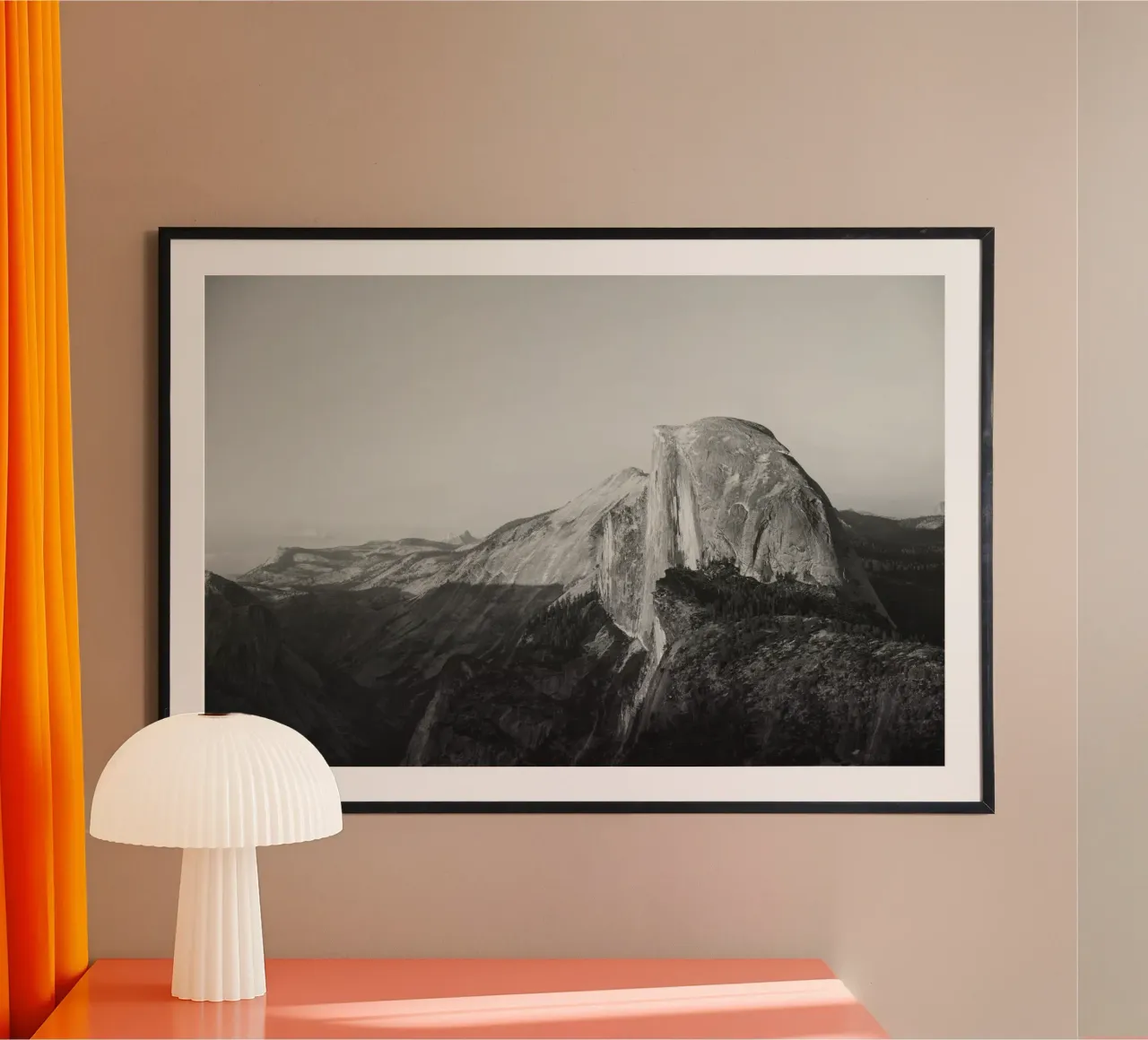 Half Dome V poster con telaio in alluminio da thetraveller