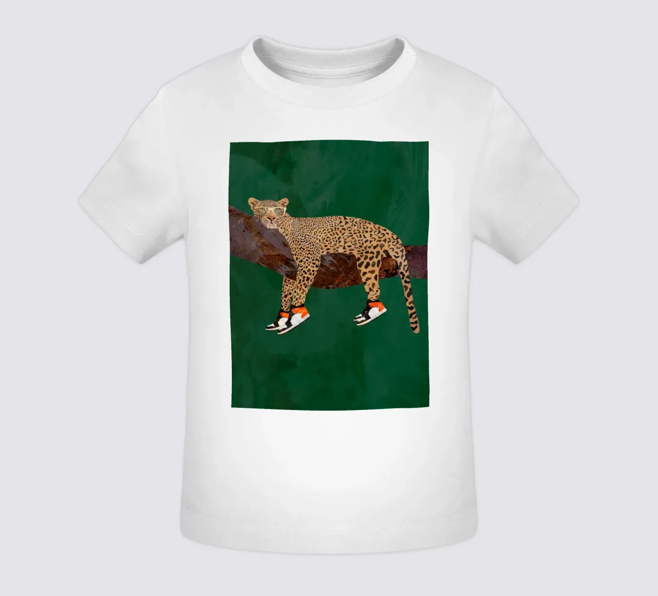 Lazy leopard in sneakers maglietta neonato da SarahManovski