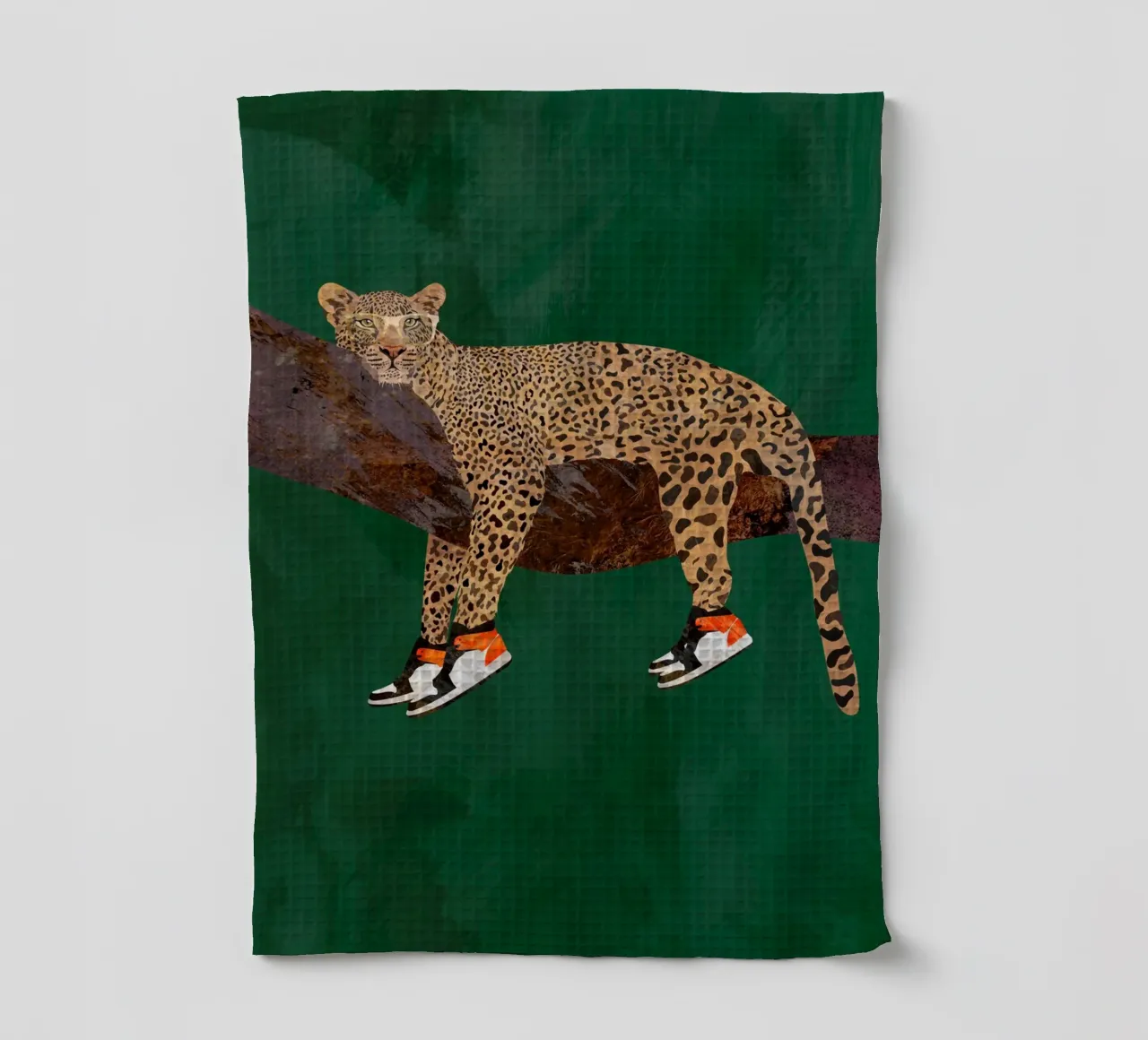 Lazy leopard in sneakers canovaccio da cucina da SarahManovski