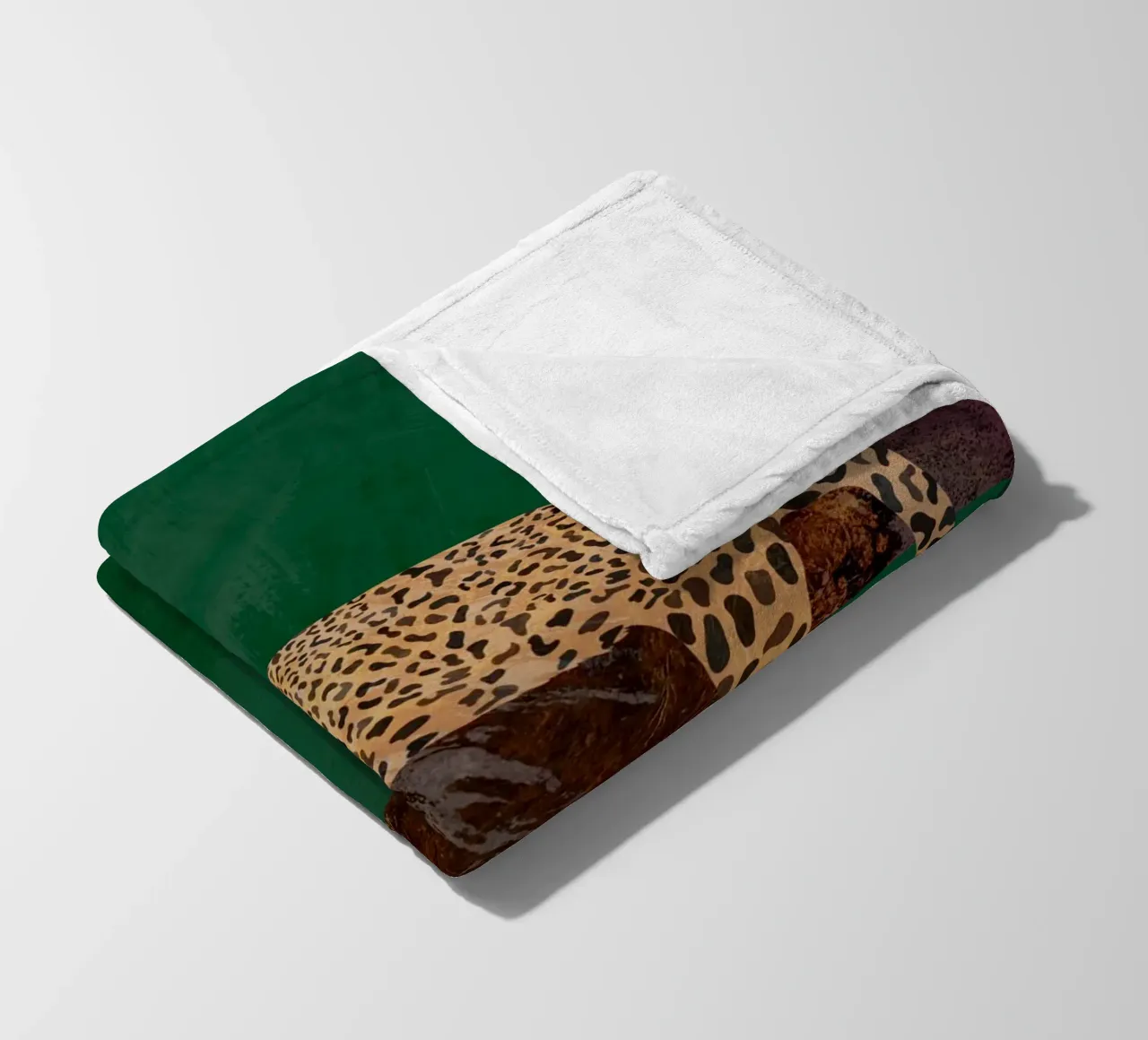 Lazy leopard in sneakers coperta in pile da SarahManovski