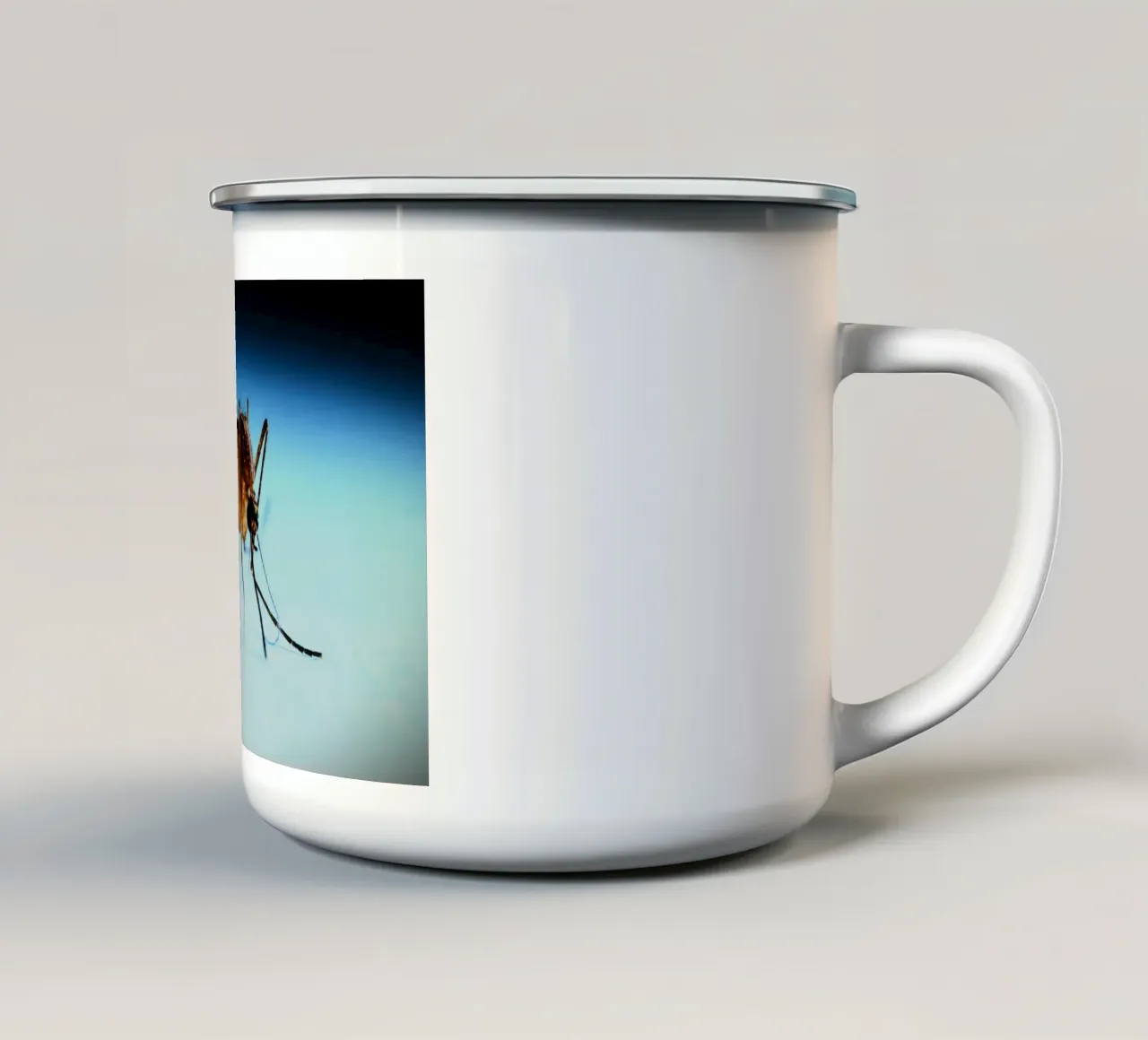 Piccolo ma non invisibile tazza in smalto da Nature's Palette