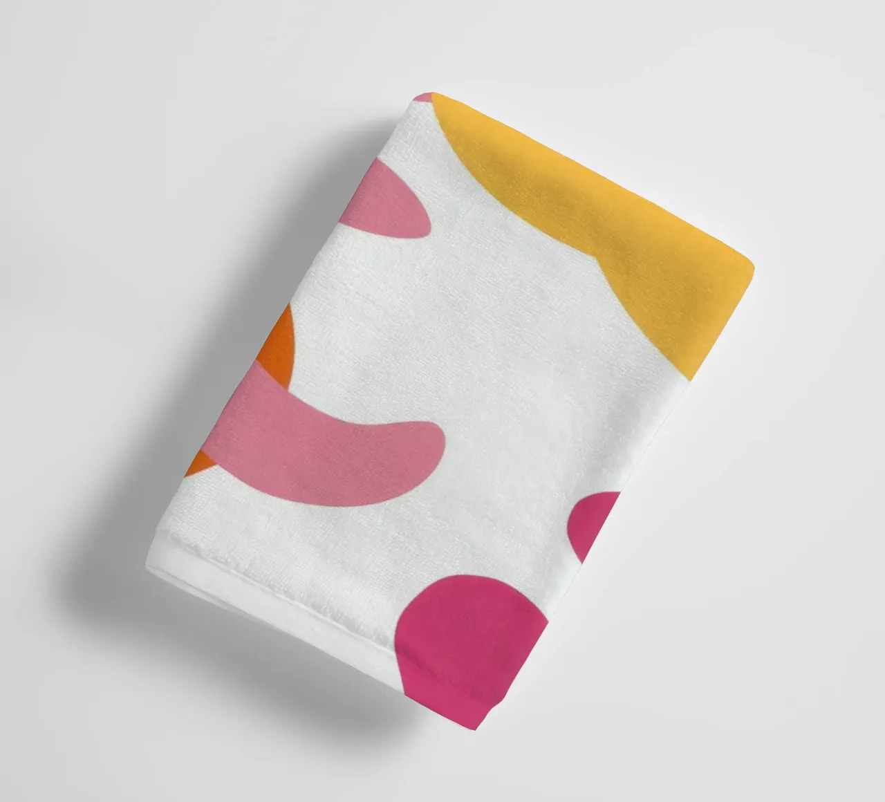 Speelse vormdans badhanddoek van Halo Whisper