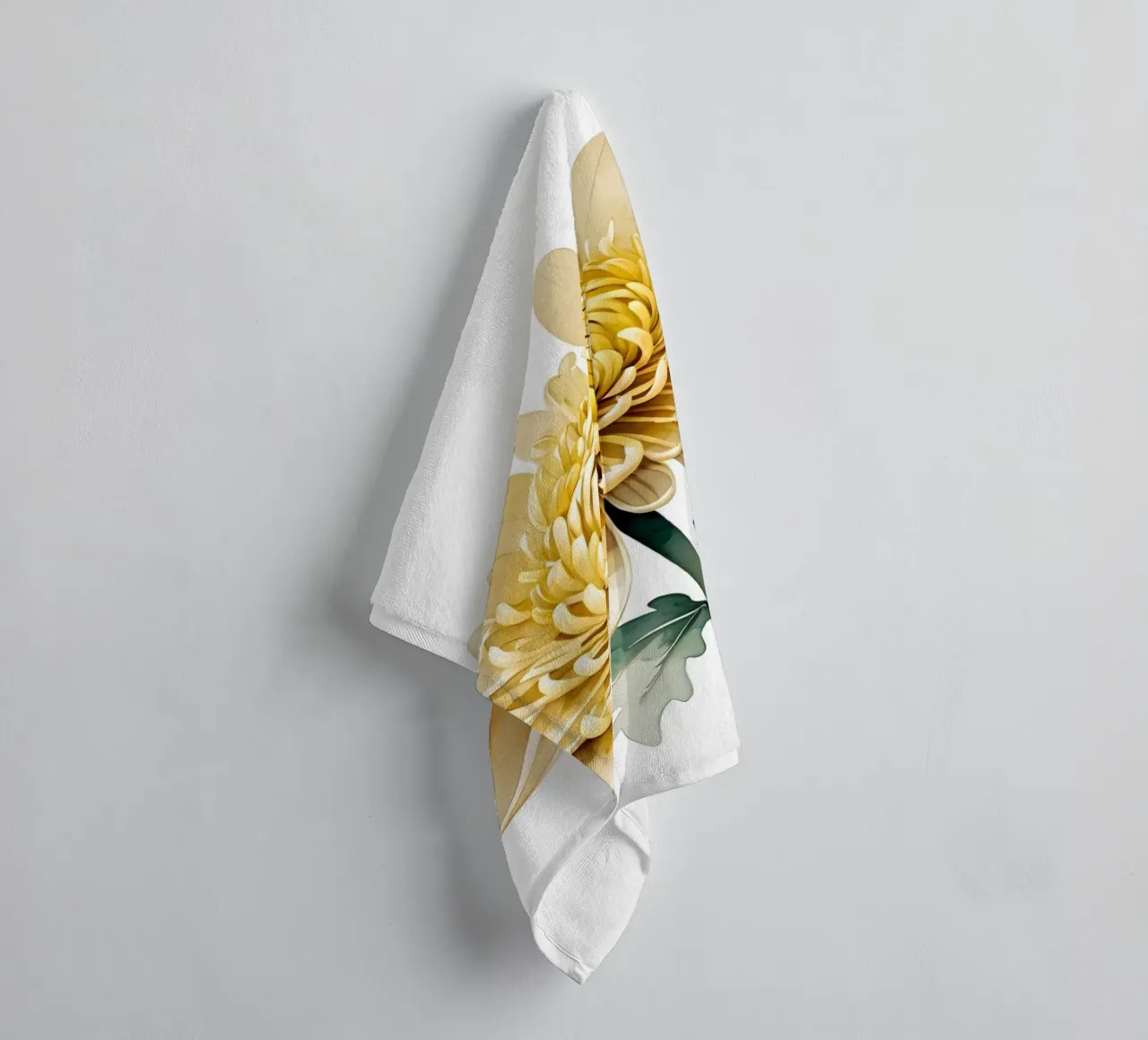 Golden Chrysanthemum Bloom towel by Artistic-shop