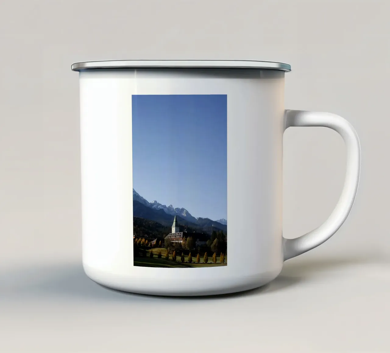 Castello di elmau, Alpi tazza in smalto da Simon Koy
