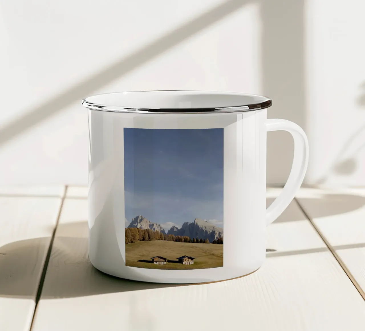 Alpe di Siusi Zuid-Tirol emaille mok van Simon Koy