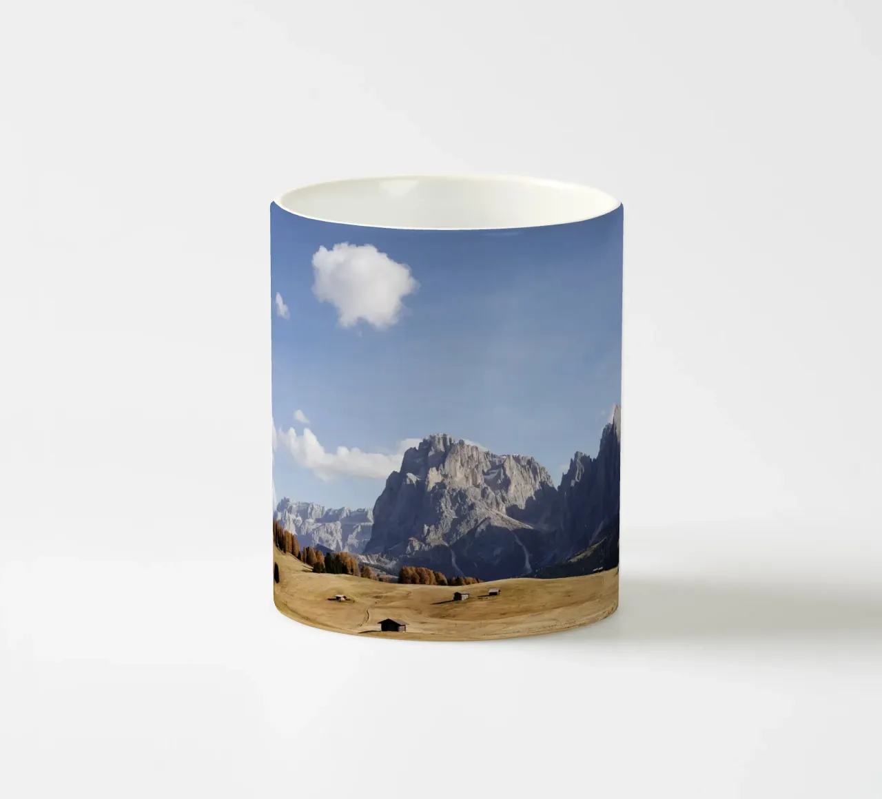 L'Alpe di Siusi nel tardo autunno in Alto Adige tazza in ceramica da Simon Koy
