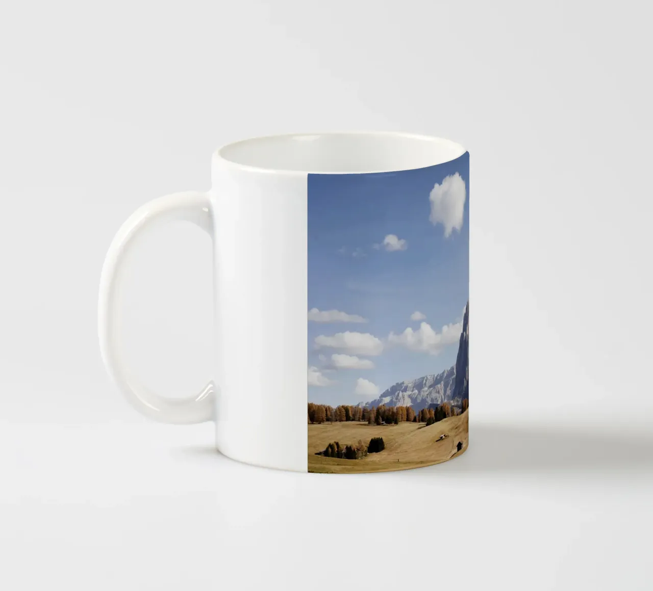 L'Alpe di Siusi nel tardo autunno in Alto Adige tazza in ceramica da Simon Koy