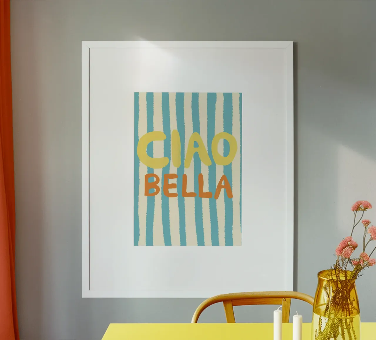 Ciao Bella Hellblau poster con telaio in alluminio da Studio Dolci