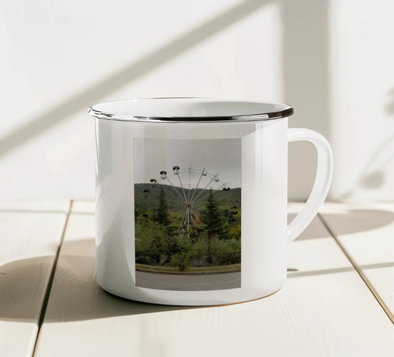 Dilijan, Armenia tazza in smalto da Simon Koy