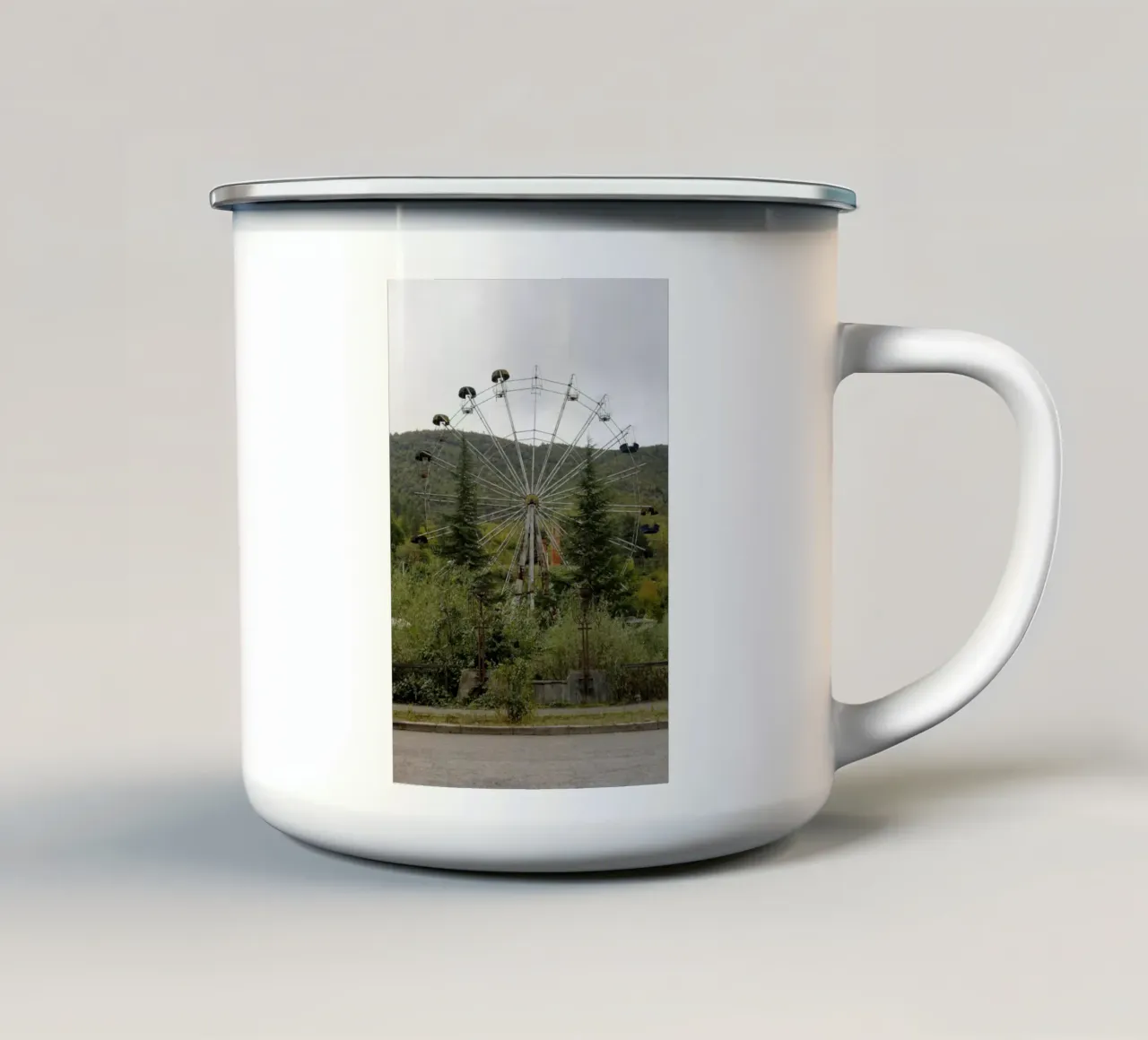Dilijan, Armenia tazza in smalto da Simon Koy