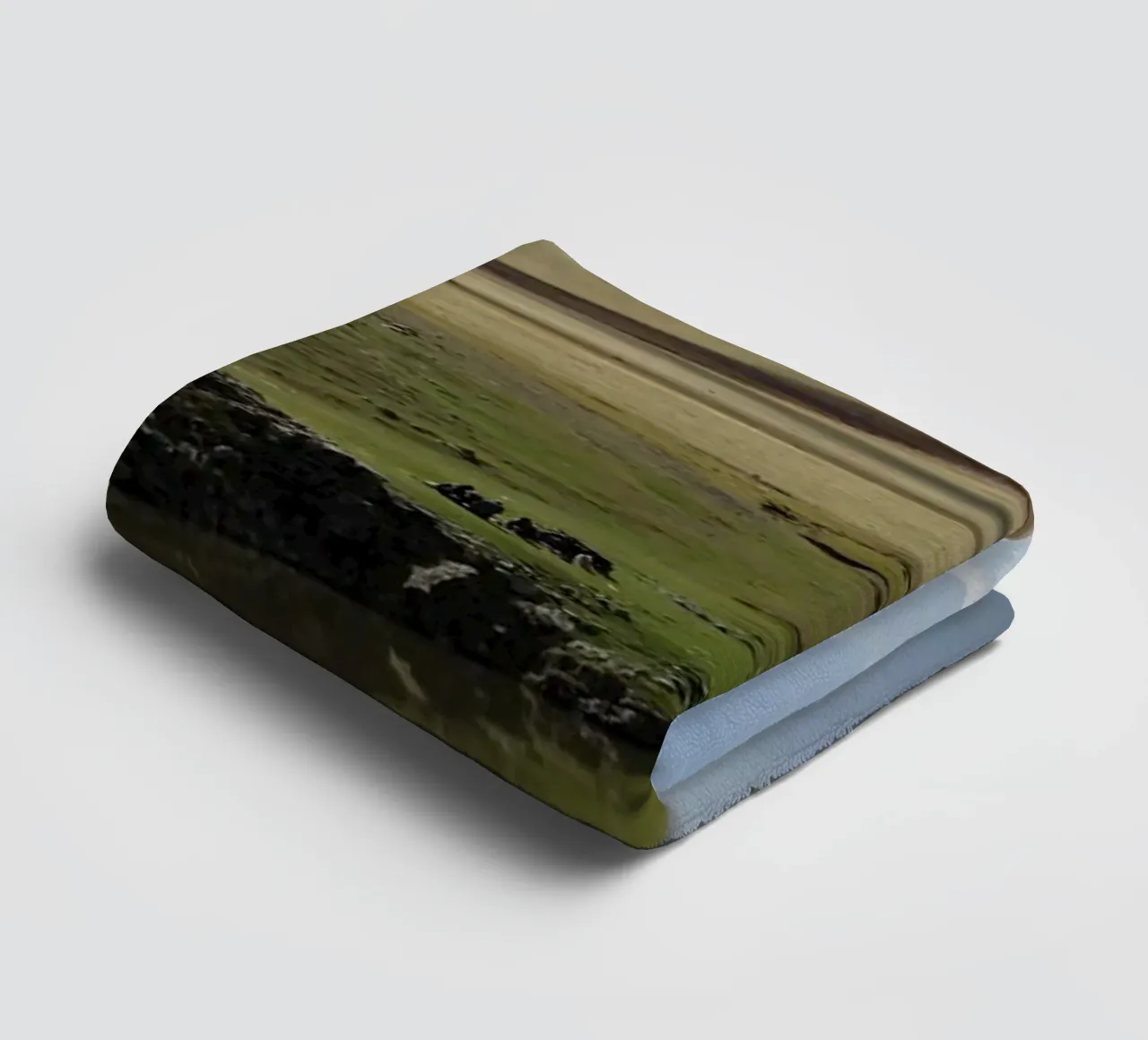 Gregge di pecore in Armenia asciugamano da bagno da Simon Koy