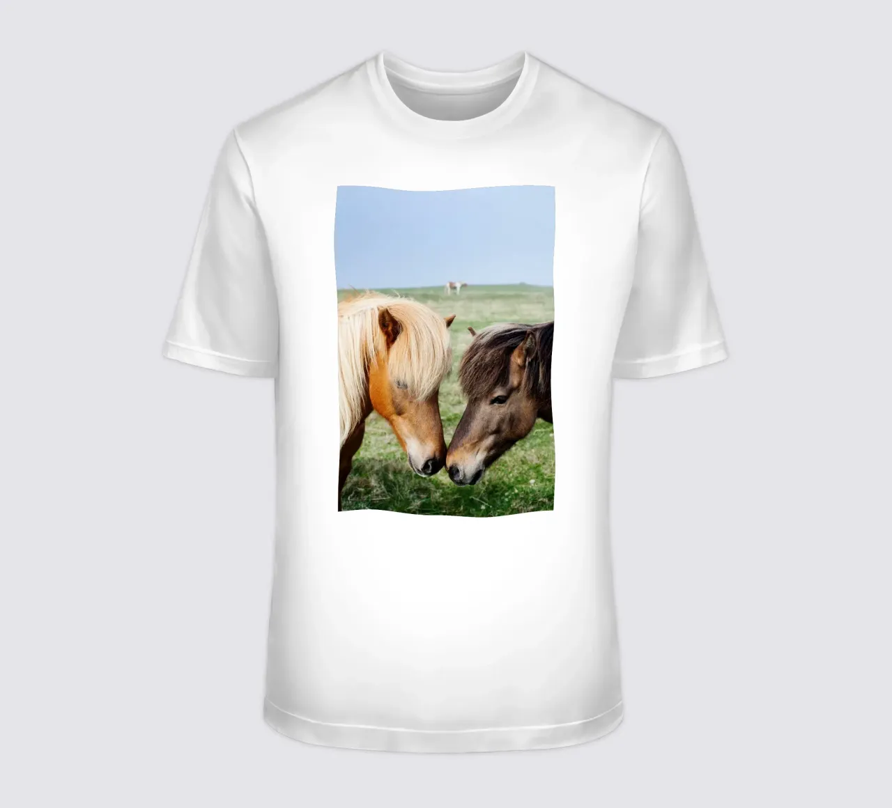 Amore per i cavalli in Islanda t-shirt da Simon Koy