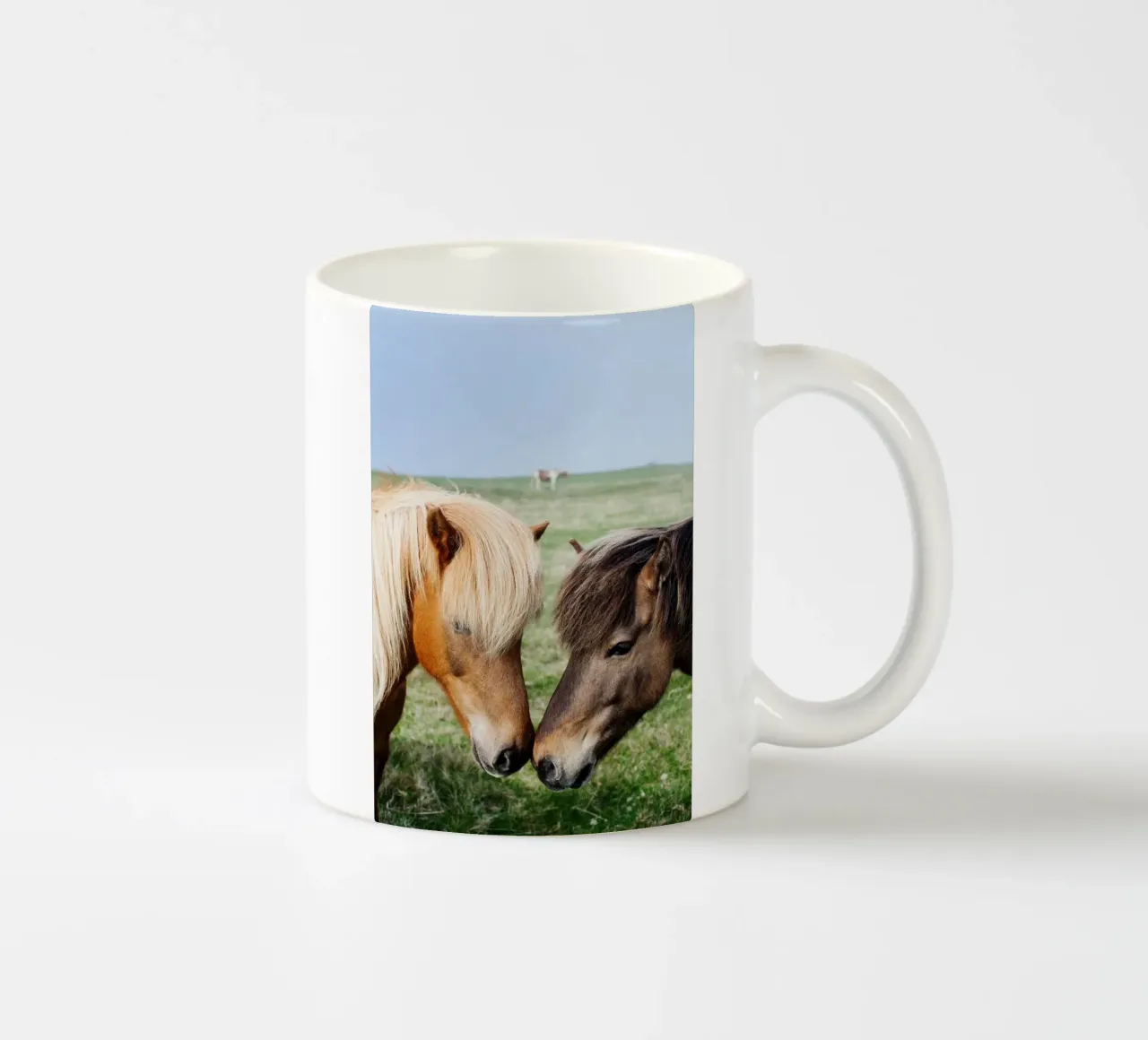 Amore per i cavalli in Islanda tazza in ceramica da Simon Koy