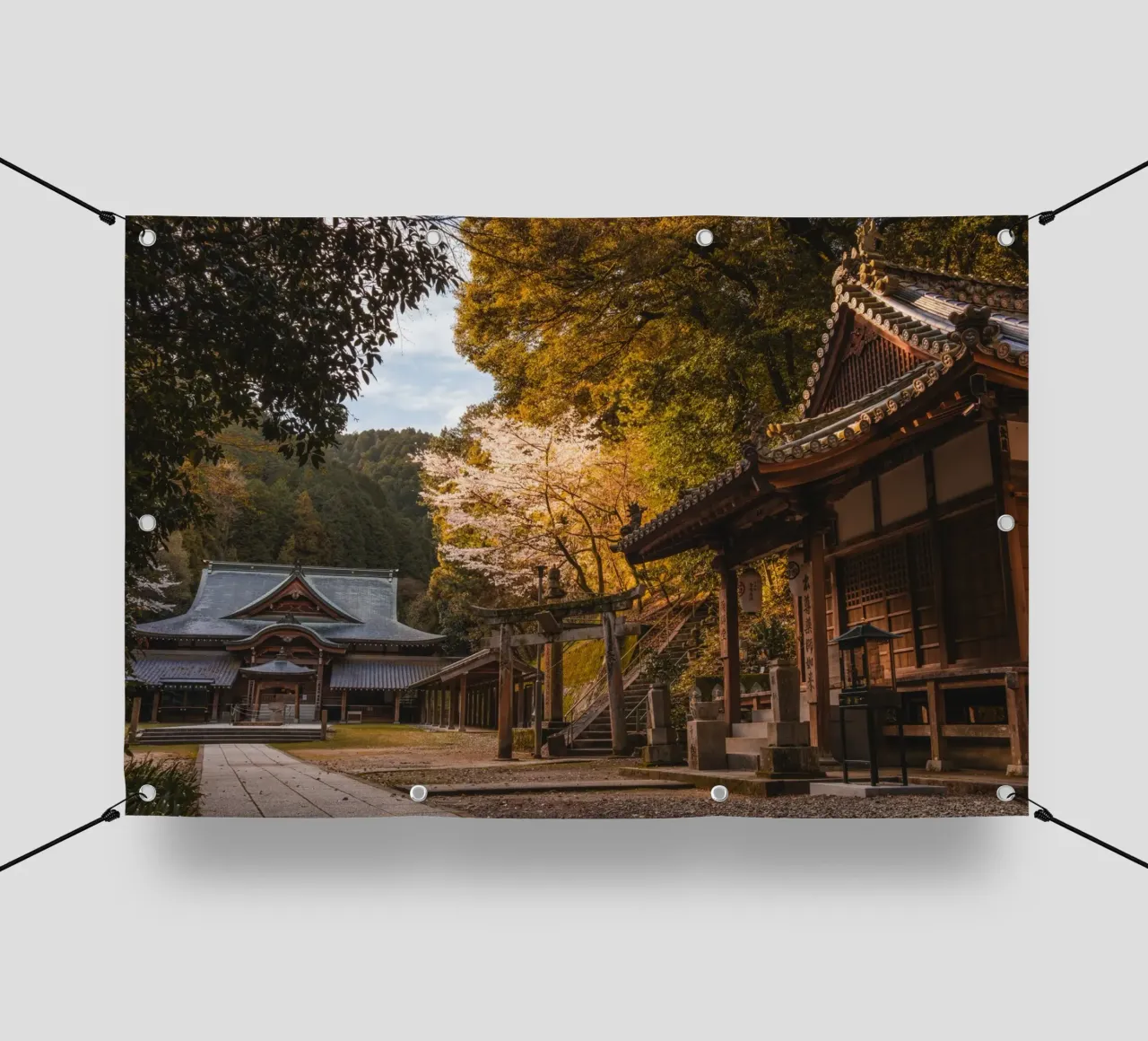 Tempio della foresta a Shikoku, Giappone telo in pvc da Marcel Bisig