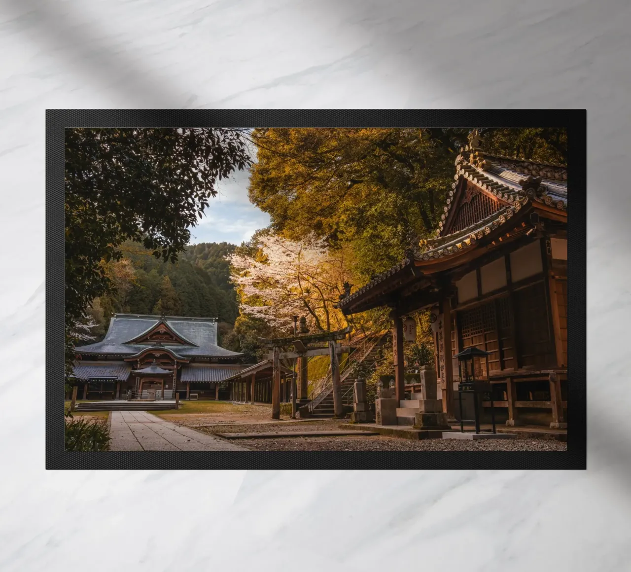 Tempio della foresta a Shikoku, Giappone zerbino da Marcel Bisig