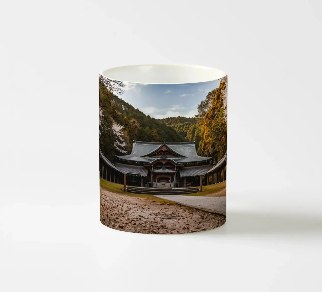 Tempio della foresta giapponese tazza in ceramica da Marcel Bisig