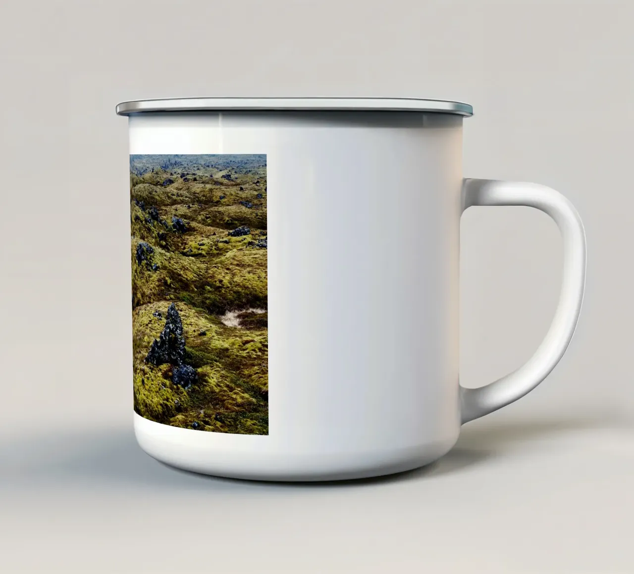 Paesaggio vulcanico Islanda tazza in smalto da Simon Koy