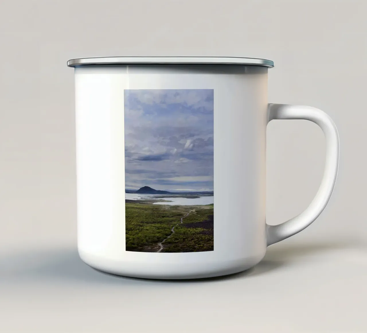 Strada in Islanda tazza in smalto da Simon Koy