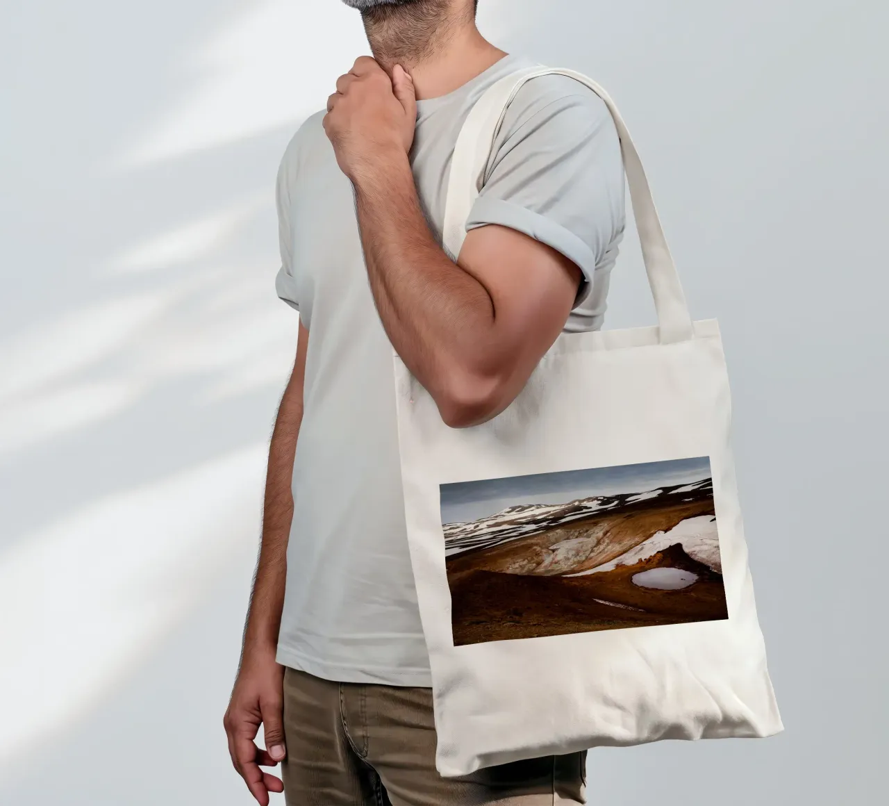 Paesaggio vulcanico Islanda borsa in juta da Simon Koy