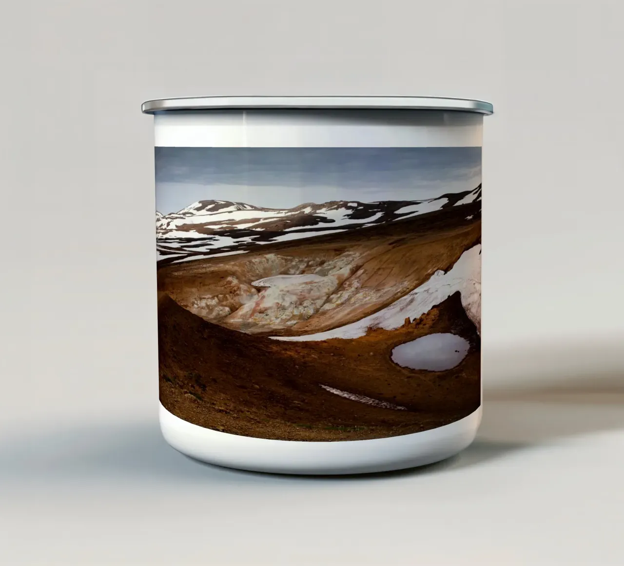 Paesaggio vulcanico Islanda tazza in smalto da Simon Koy