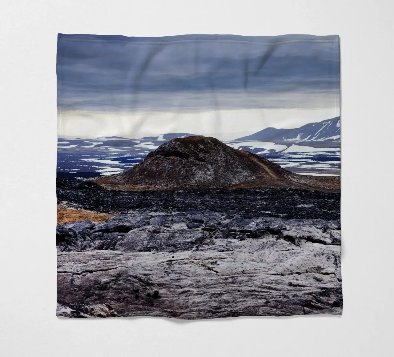 Vulkan in Island coperta in pile da Simon Koy